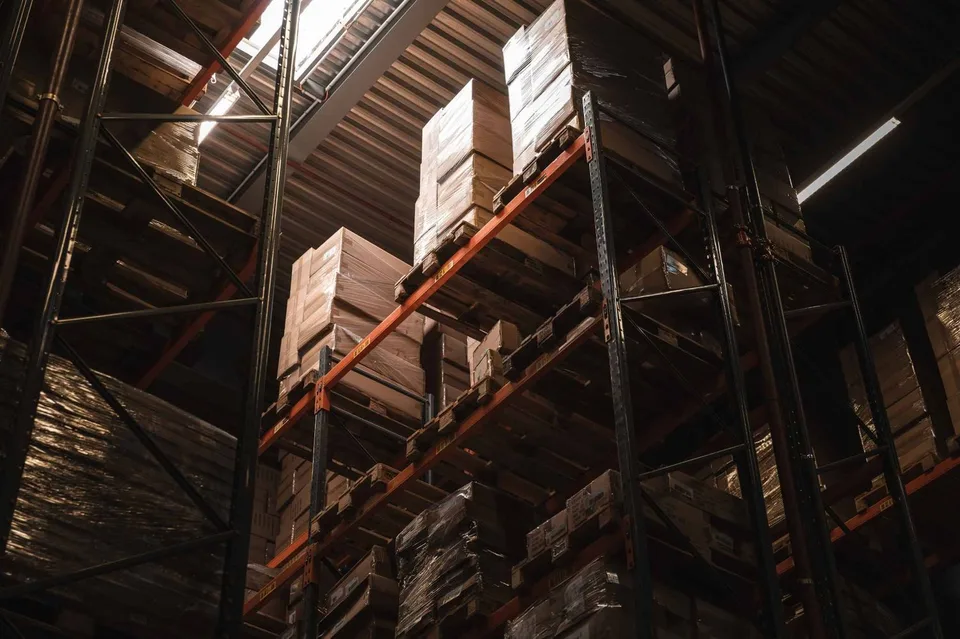 RARA OCCASIONE ! Magazzino logistico di 1'500 m² nel centro di Ginevra
