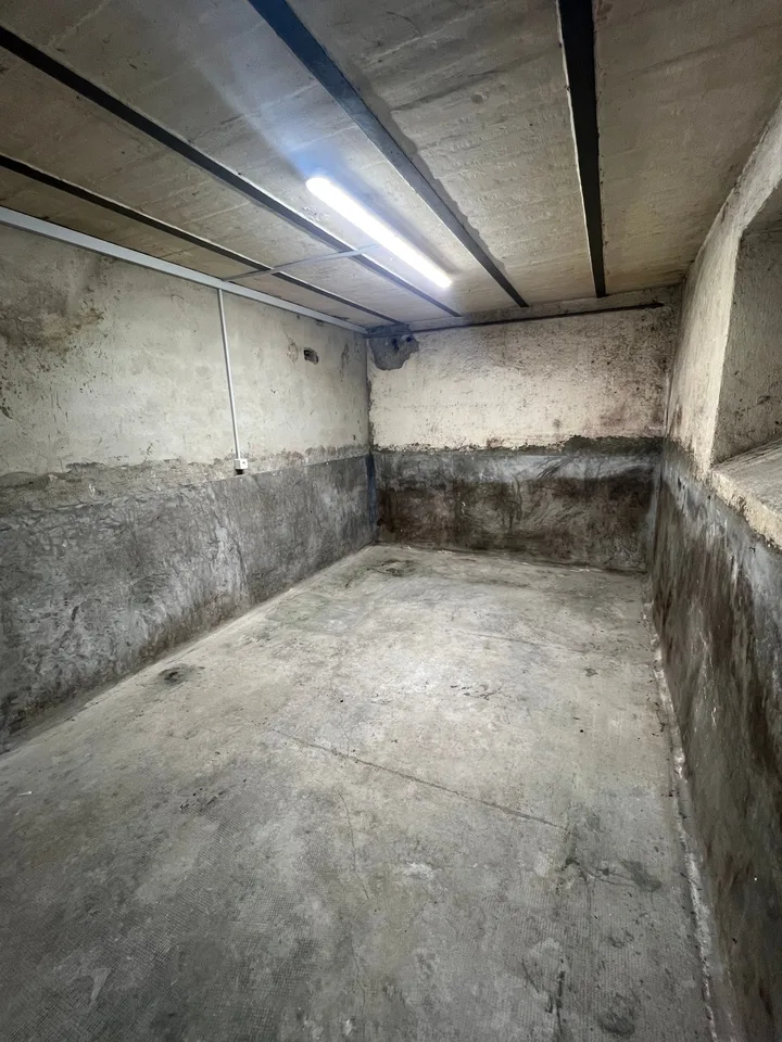Local commercial avec espace de stockage au cœur de Neuchâtel