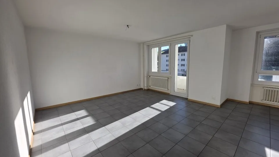 Wohnung 4.5 Zimmer mit Balkon