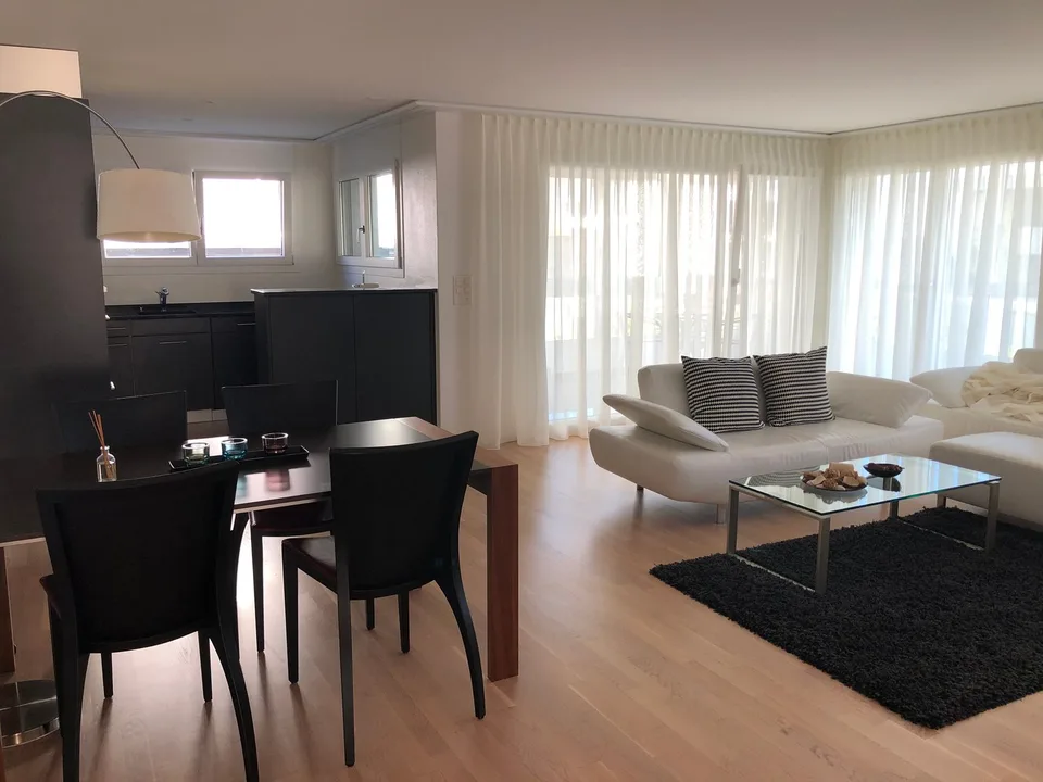 Vivere come in un hotel - Appartamento arredato di 3,5 locali nel Service-Wohnpark Freihofmatte