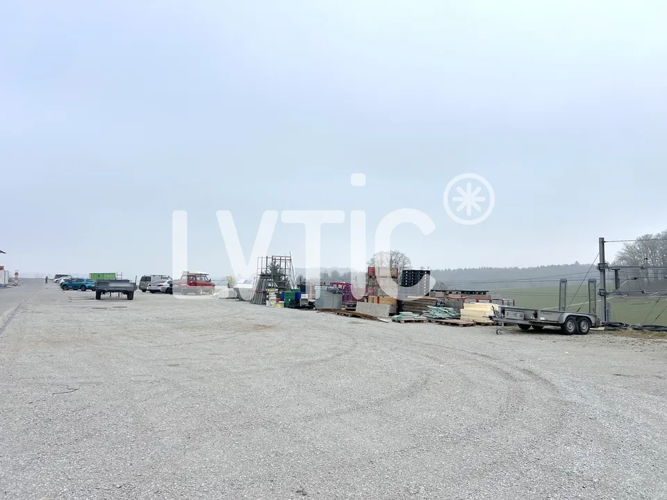 Surface extérieure de 2000 m2 divisibles à louer à Avry-sur-Matran