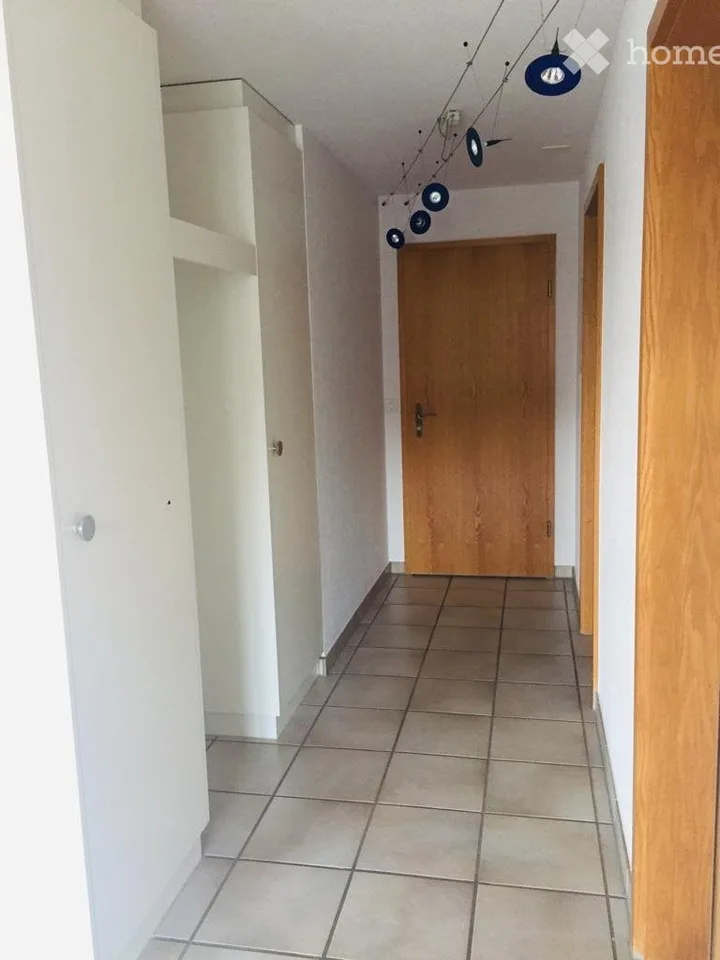 Appartement de 4 1/2 pièces au rez-de-chaussée à louer