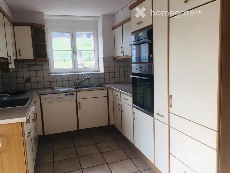 Appartement de 4 1/2 pièces au rez-de-chaussée à louer
