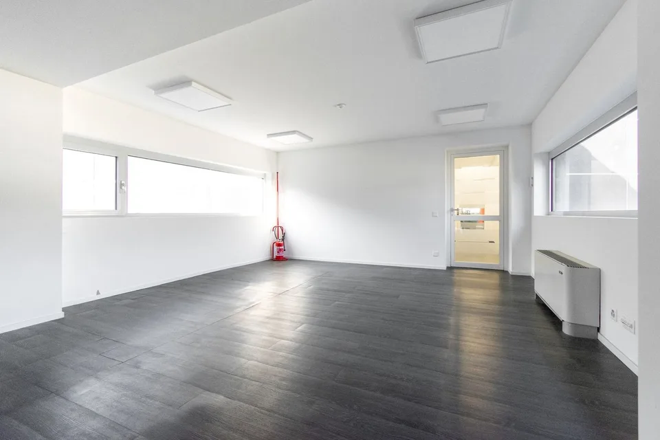 ESPACE OPEN SPACE LUMINEUX DANS UN EMPLACEMENT STRATEGIQUE