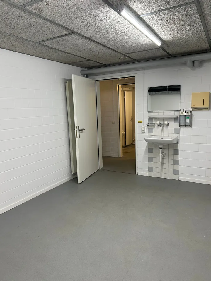 Spazio di stoccaggio e commerciale versatile nel centro di Breitenbach – foto 7 di 11