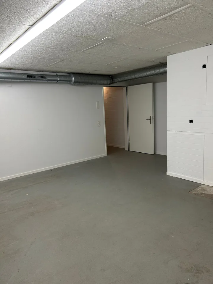 Vielseitig nutzbare Lager-/Gewerbefläche im Zentrum von Breitenbach