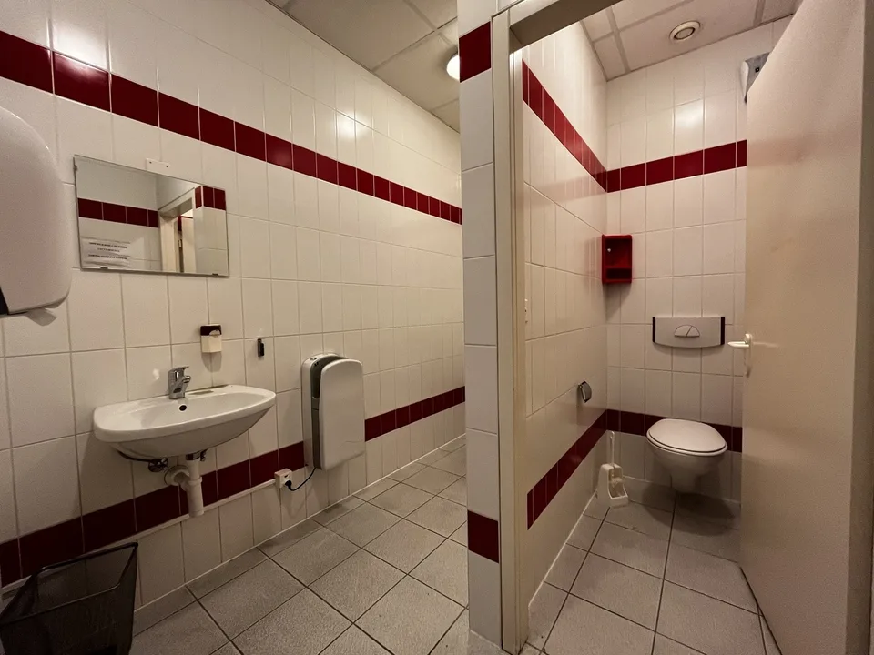 Surface of 555m2 - showroom - offices or premises – photo 6 of 7