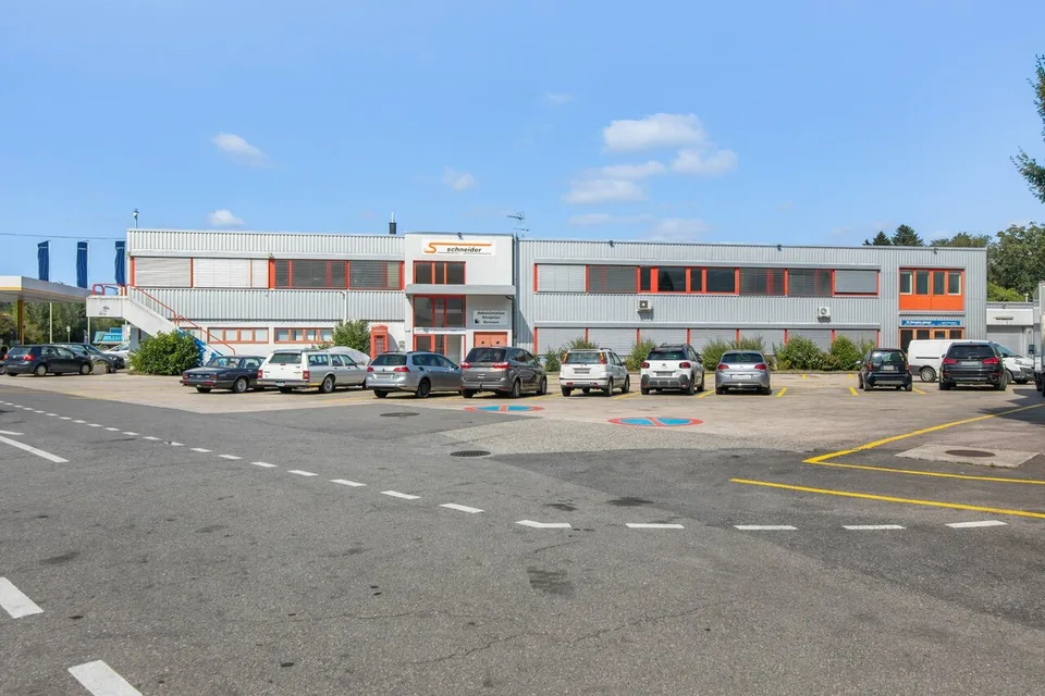 Surface de 555m2 - showroom - bureaux ou locaux