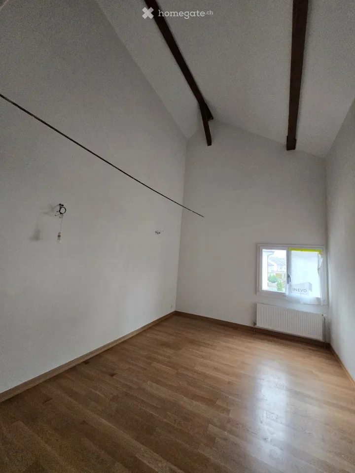 Appartamento mansardato luminoso 3.5 locali (circa 90 m²) completamente ristrutturato