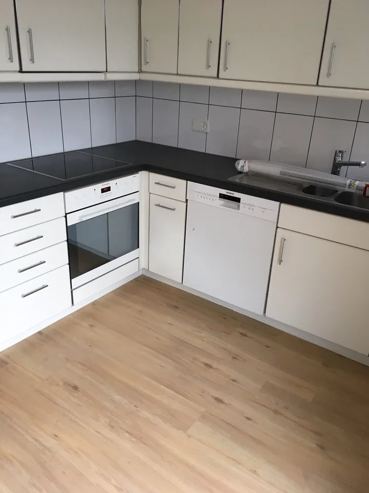 Appartamento bello e moderno di 2.5 locali con terrazza grande (30m2) e vista sul lago