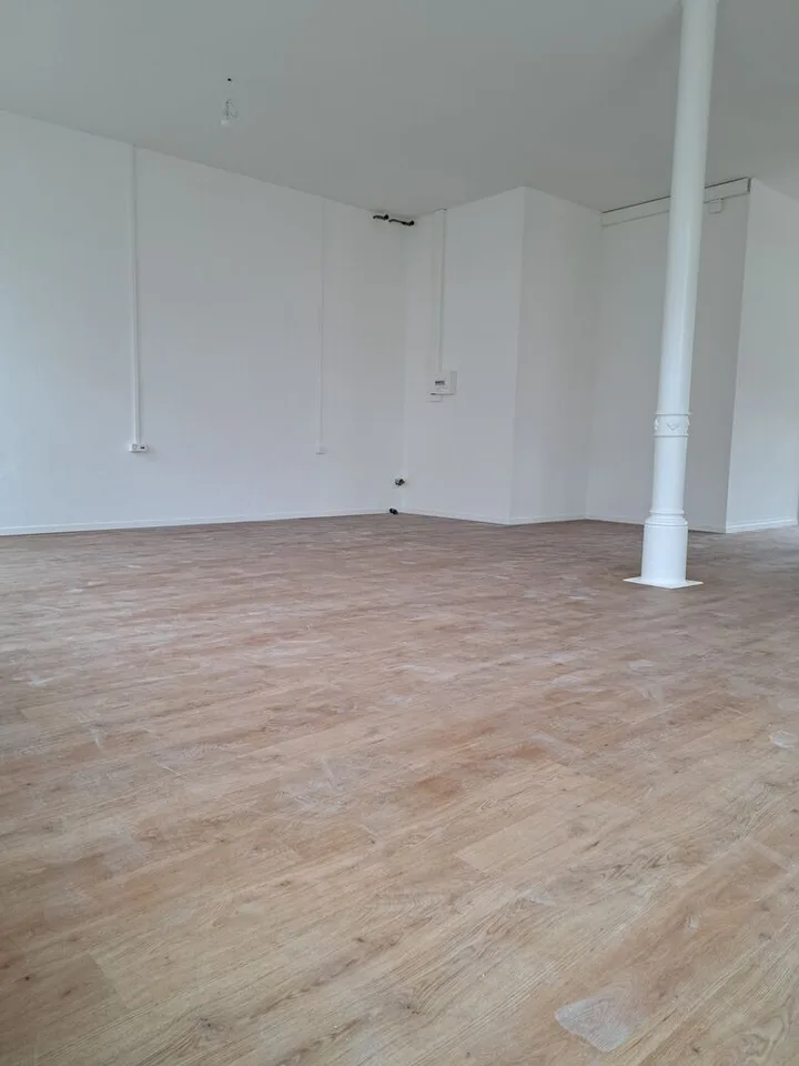 Local commercial rénové 70 m2