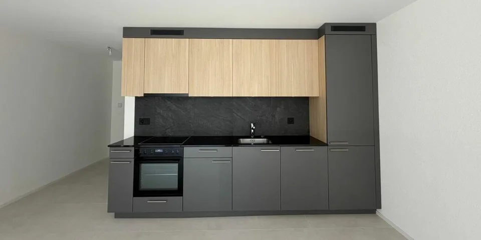 Villeret, wunderschöne 2.5-Zimmer-Wohnung im 1. Stock mit Terrasse und Aufzug
