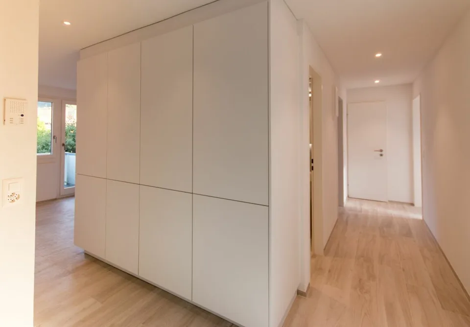 Appartamento di 3,5 locali completamente ristrutturato con box garage in una strada chiusa tranquilla