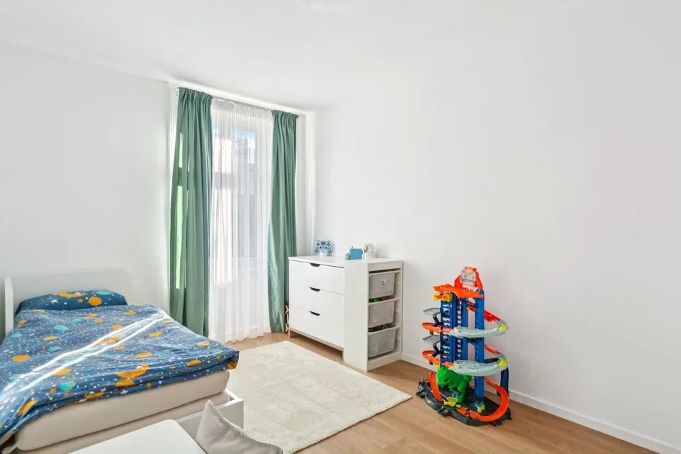 Seltenheit im Herzen von Reconvilier: Renovierte 4.5-Zimmer-Wohnung – Foto 13 von 13