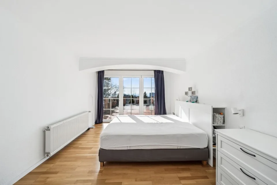Grande proprietà familiare in un quartiere residenziale
