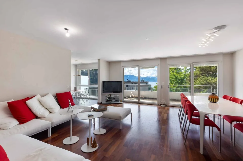 Dans un quartier calme, bel appartement avec vue sur le lac