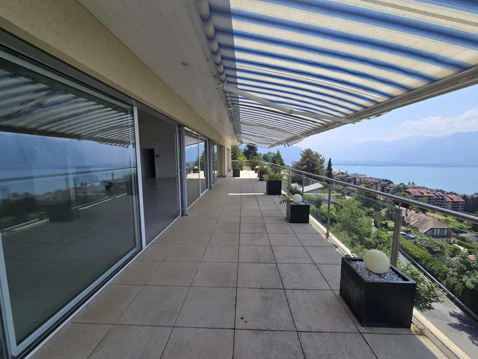 Schönes Apartment mit Terrasse und Seeblick