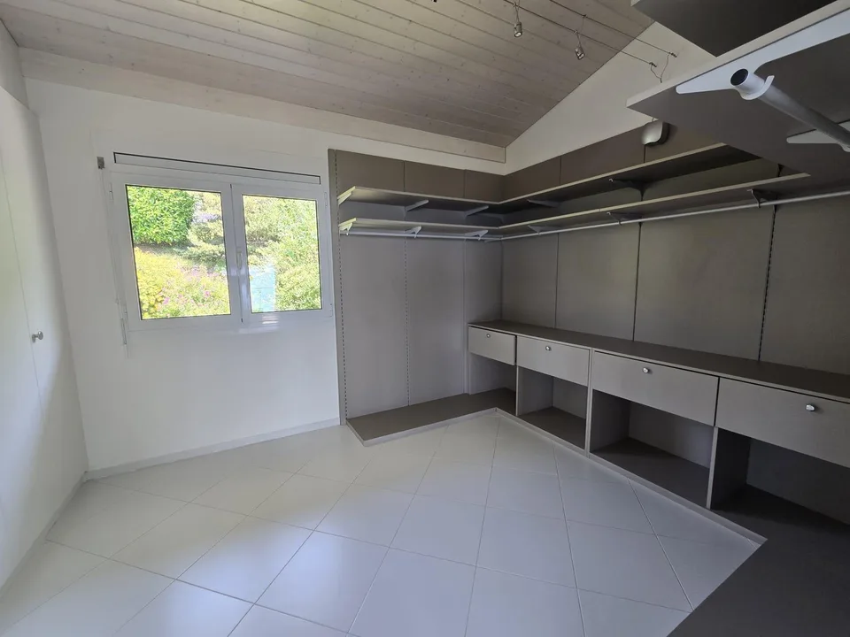 Schönes Apartment mit Terrasse und Seeblick