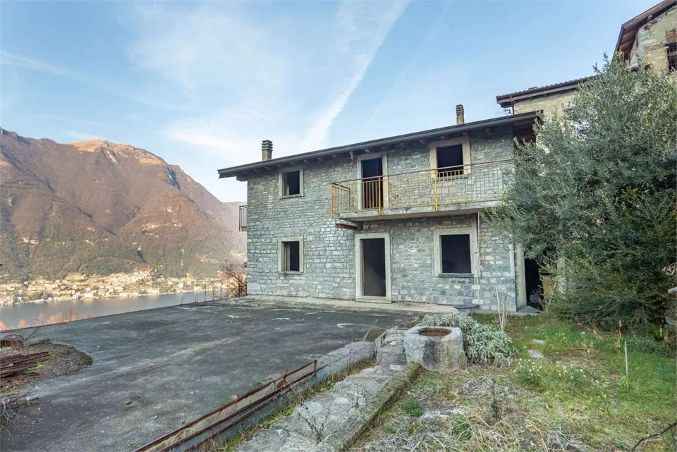Pognana Lario - Bifamiliare con splendida vista lago e grande potenzia