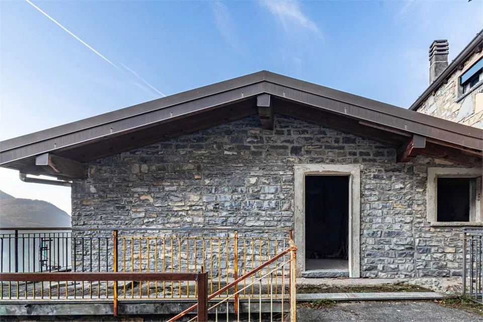 Pognana Lario - Maison bifamiliale avec vue lac splendide et grand potentiel – photo 6 sur 10