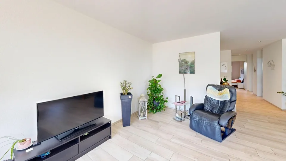 RESERVIERT: 3.5-Zimmer-Gartenwohnung mit exklusivem 245 m² Garten und gedeckter Terrasse – Foto 7 von 23