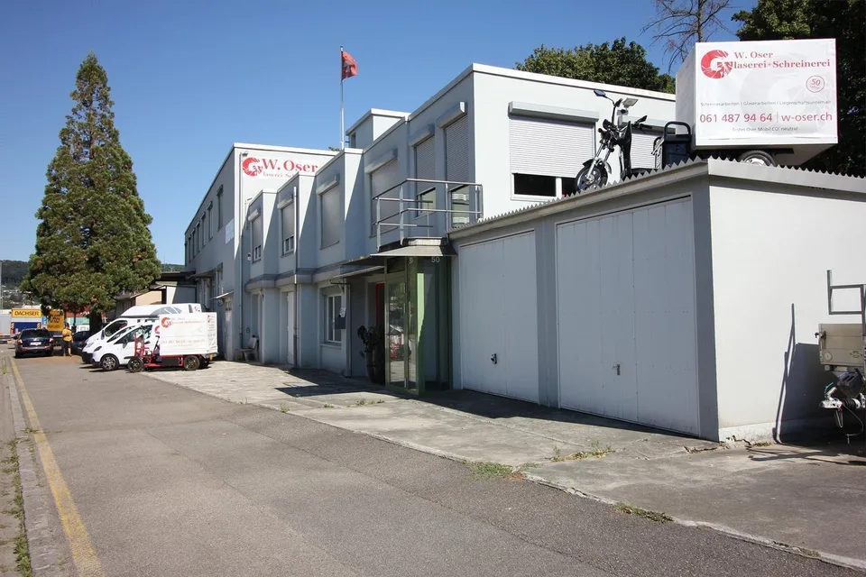Freistehende Gewerbeliegenschaft im Industriegebiet und Baurecht