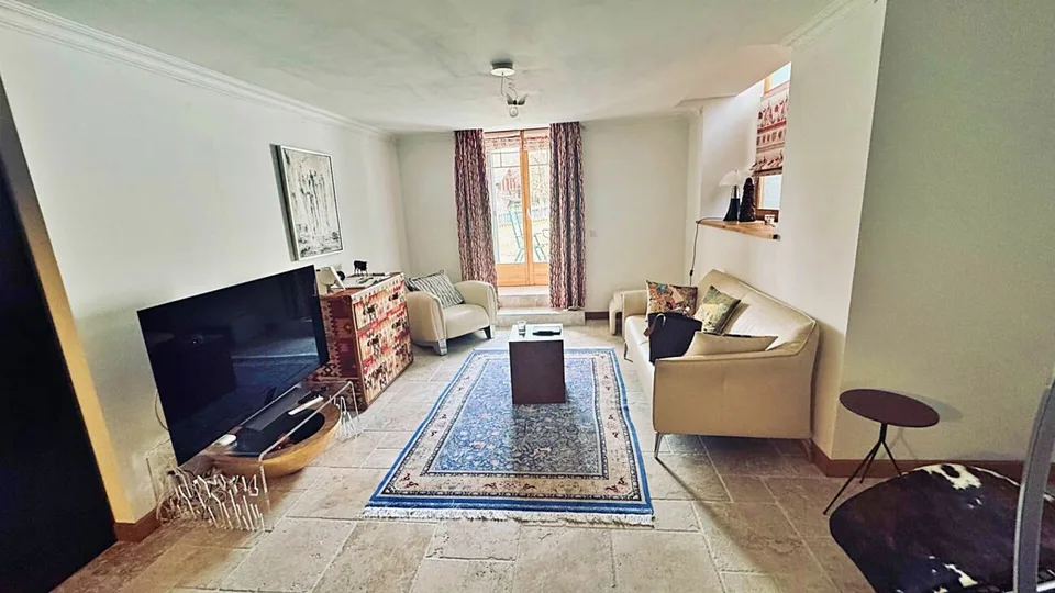 Schönes Apartment mit 2,5 Zimmern in 5-Sterne-Residenz