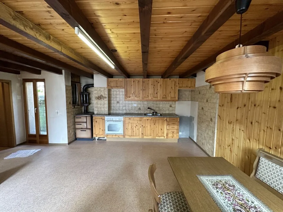 Affascinante casa di montagna rustica con vista panoramica sulla Valle Levantina