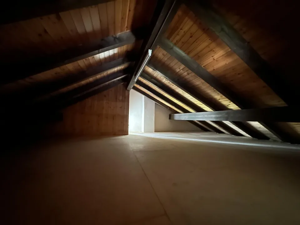 Affascinante casa di montagna rustica con vista panoramica sulla Valle Levantina