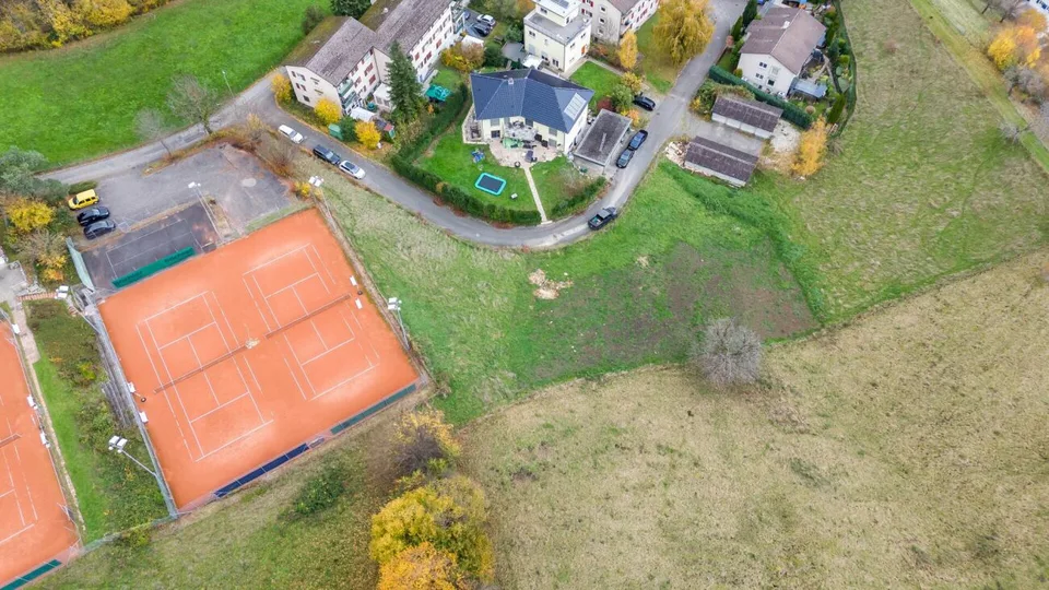Sonniges Bauland mit bewilligten MFH Projekten - Waldenburg BL