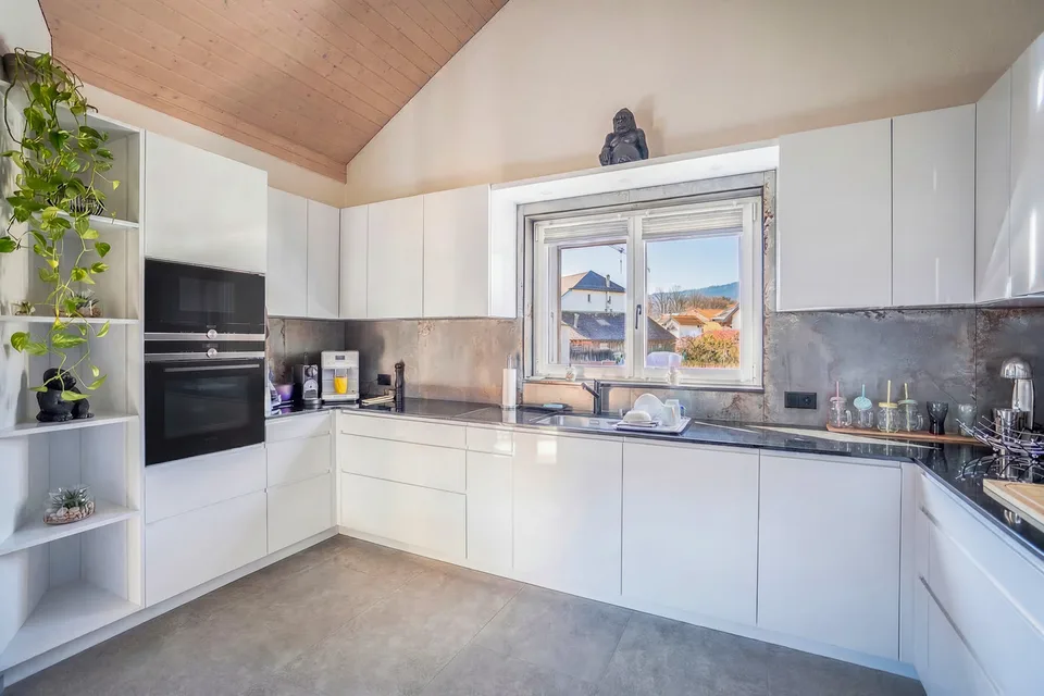 Dachgeschoß-Duplex komplett renoviert
