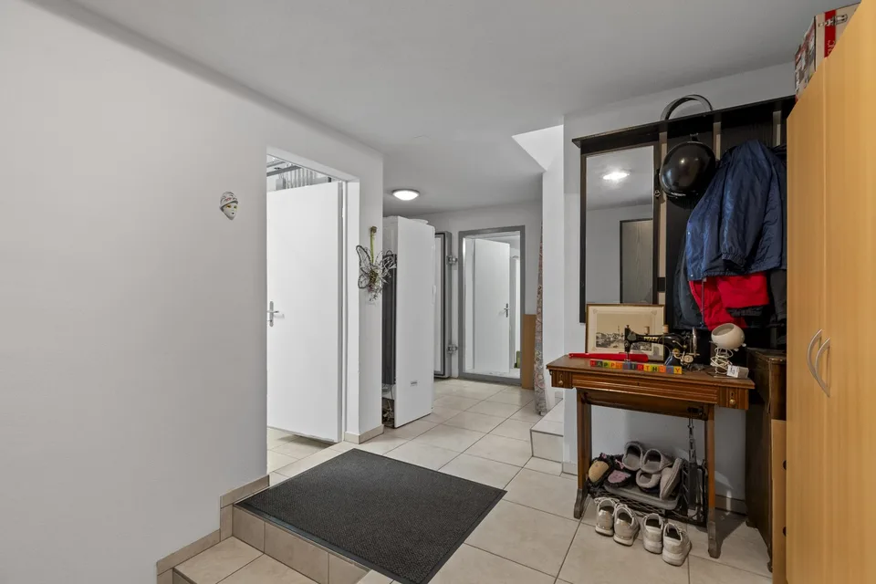 Maison familiale moderne de 7,5 pièces avec jardin et terrasse à Glarus
