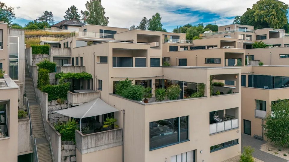 Exklusive 4.5-Zimmer-Terrassenwohnung - Modernes Wohnen auf höchstem Niveau
