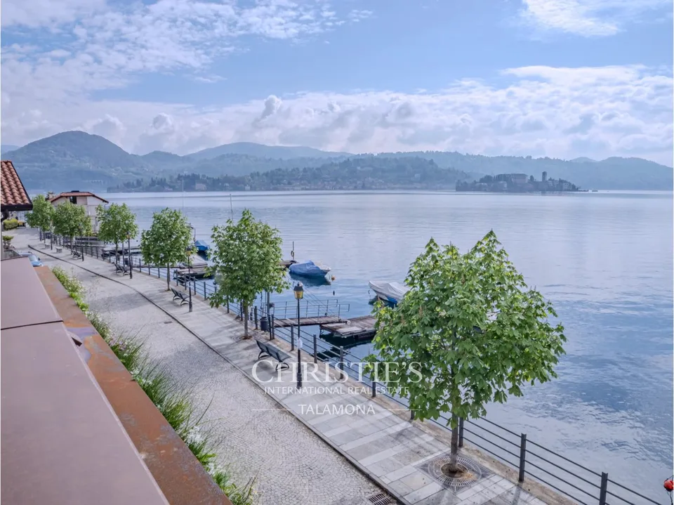 Résidence de luxe sur le Lago d'Orta ? Appartement trois pièces avec jardin privé