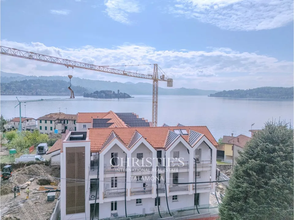 Résidence de luxe sur le Lago d'Orta ? Appartement trois pièces avec jardin privé