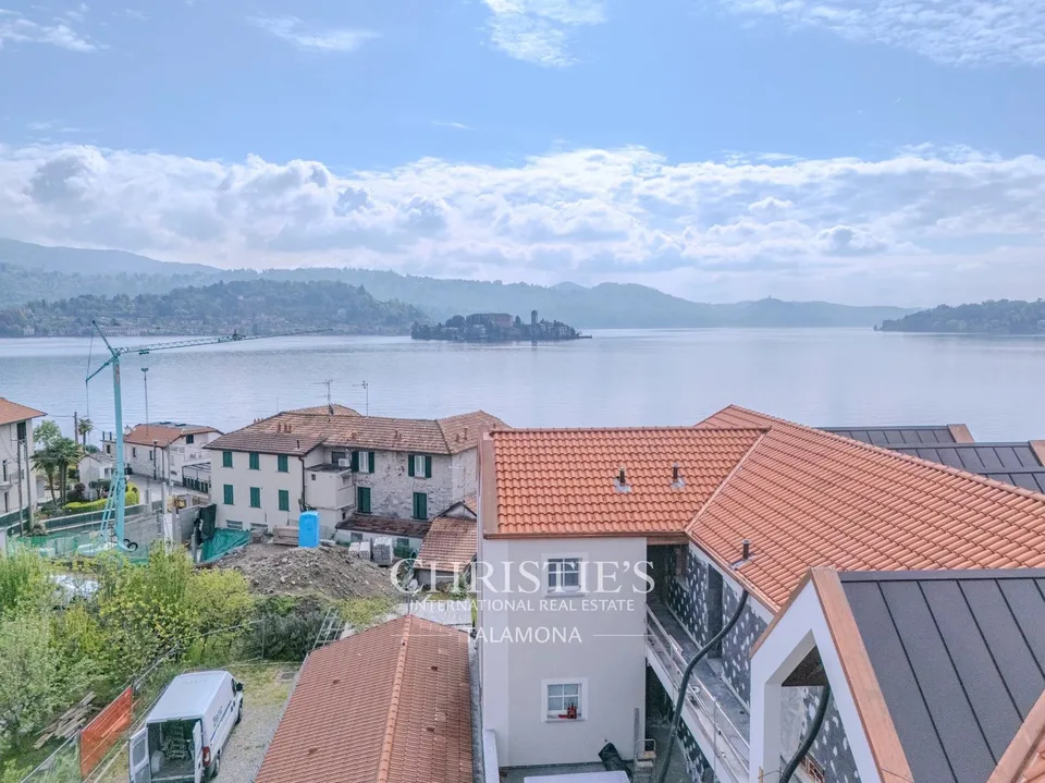Résidence de luxe sur le Lago d'Orta ? Appartement trois pièces avec jardin privé