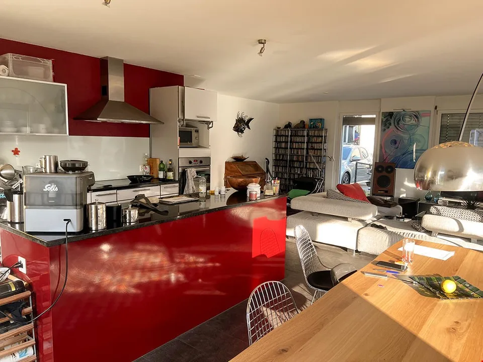 BÄRETSWIL - FABELHAFTE MAISONETTE-WOHNUNG - 2.5 ZIMMER