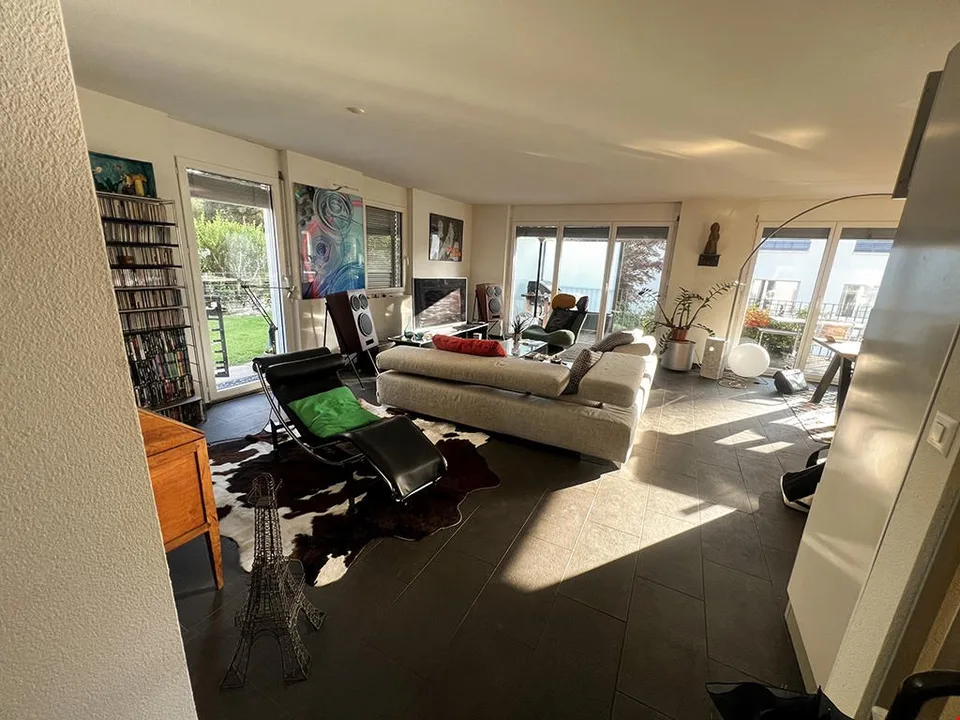BÄRETSWIL - FABELHAFTE MAISONETTE-WOHNUNG - 2.5 ZIMMER