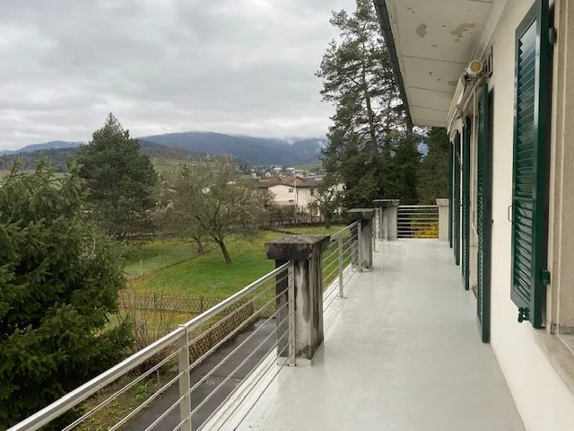 Casa padronale con un alloggio e un locale commerciale – foto 6 di 12
