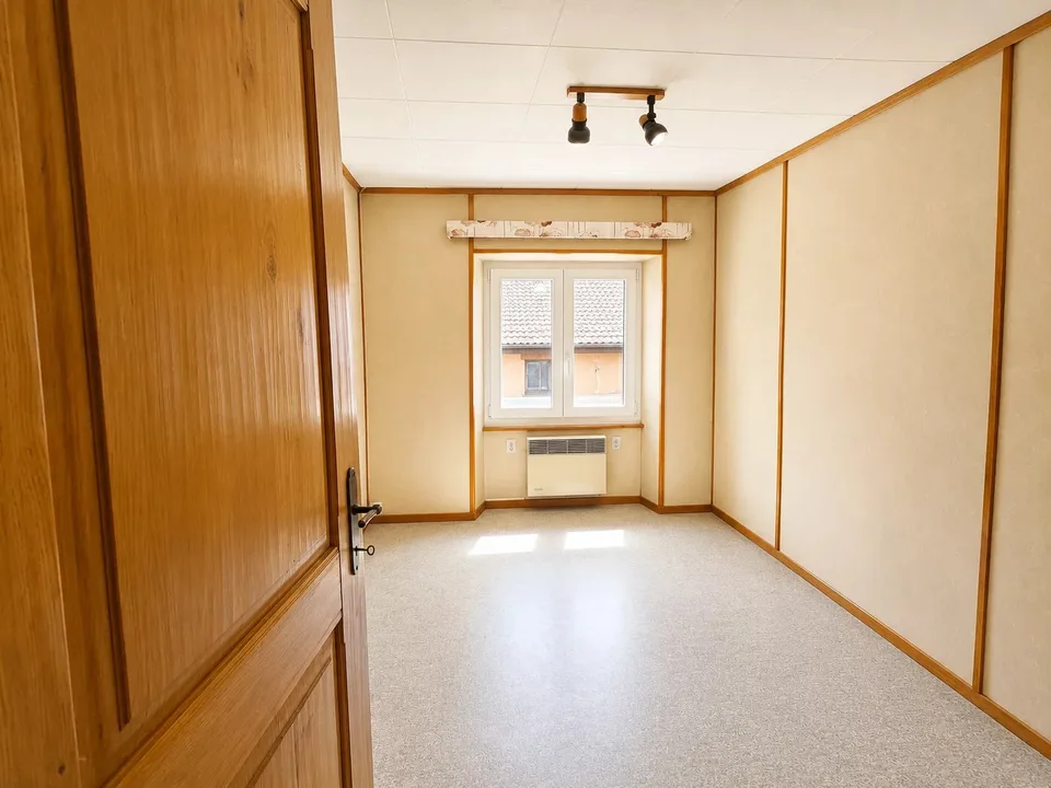 Geräumige 4.5-Zimmer-Wohnung mit großem Potenzial für Erweiterung