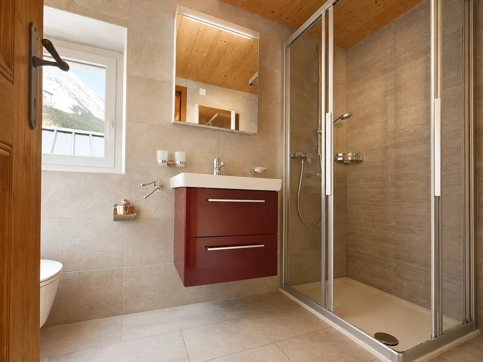 Geräumige 4.5-Zimmer-Wohnung mit großem Potenzial für Erweiterung – Foto 14 von 16