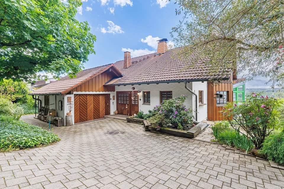 Landhausidylle mit Weitsicht und Einliegerwohnung