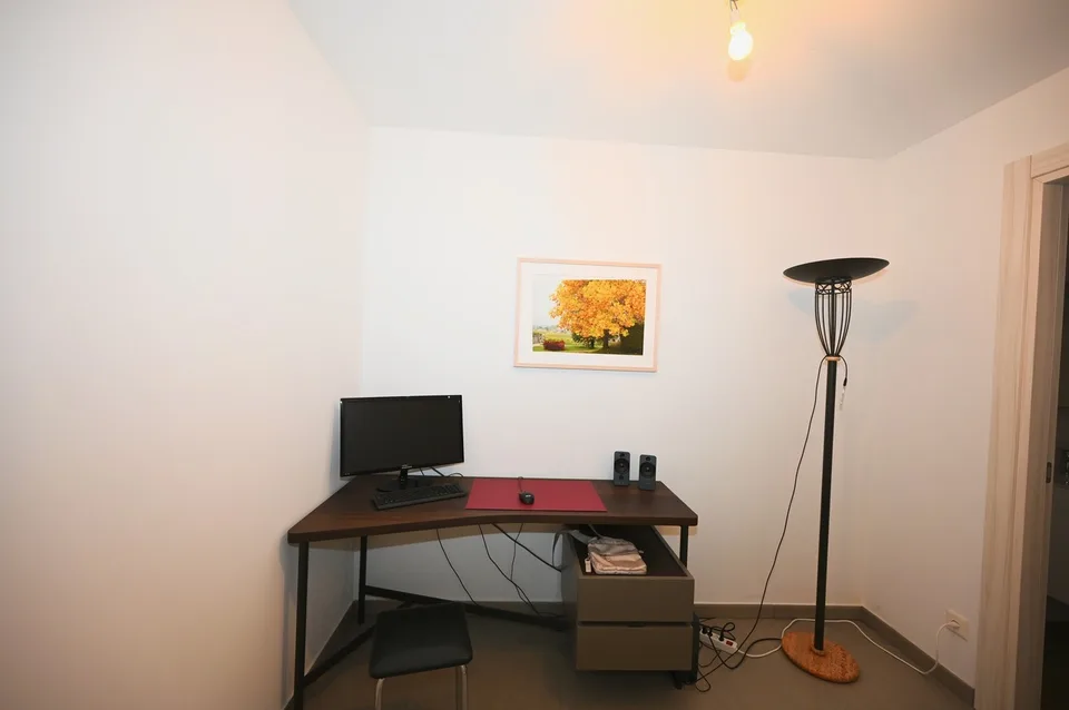 Moderno Appartamento di 2.5 locali con Giardino a Manno – Foto 6 von 9
