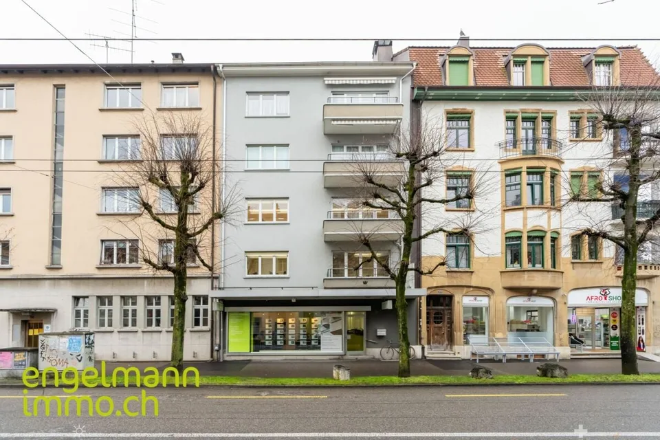 Wohn- und Gewerbeliegenschaft / Immeuble résidentiel et commercial