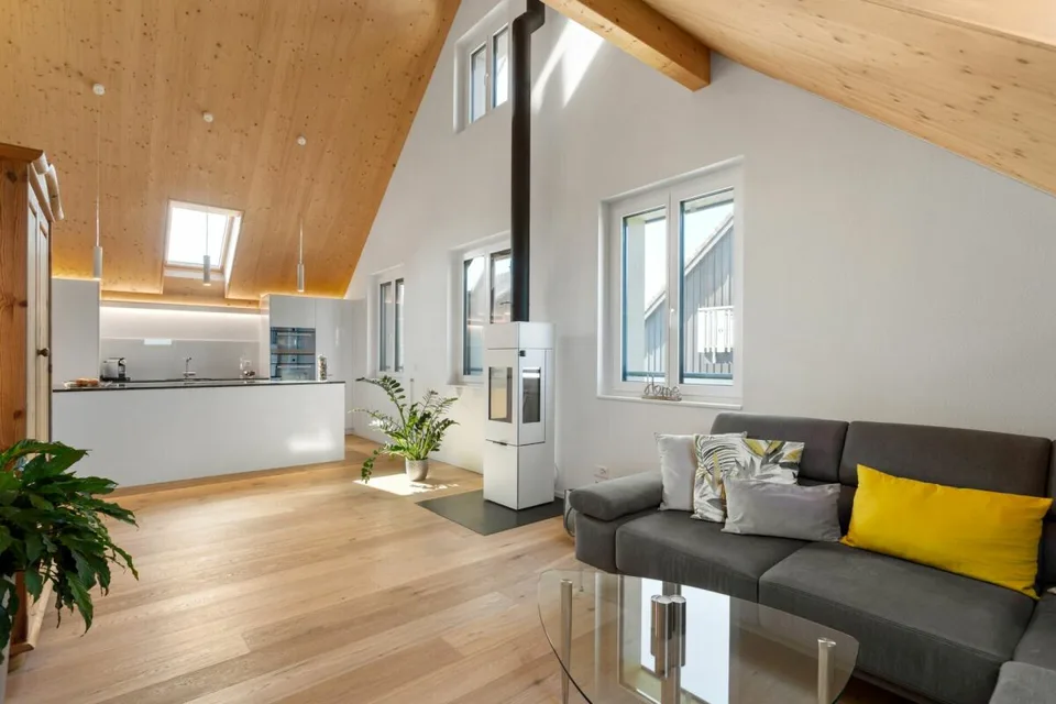 Grosszügige und moderne Dachgeschosswohnung
