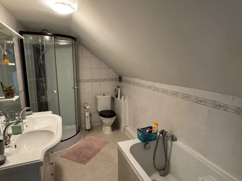 MAISON DE VILLE, GRANDE PIÈCE DE VIE, 4 CHAMBRES ET BEAU JARDIN – photo 13 sur 13