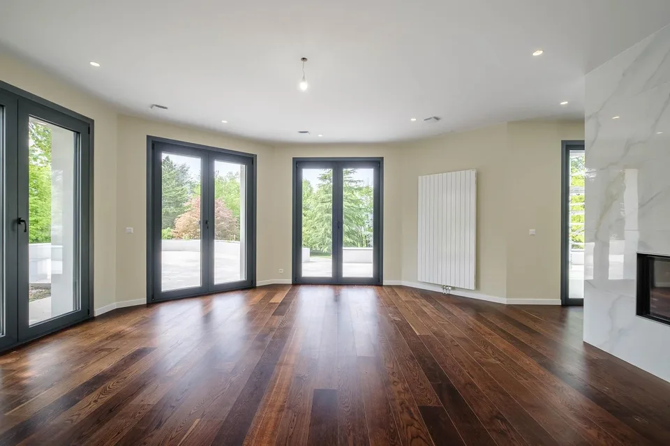 Exceptional property in Corsier