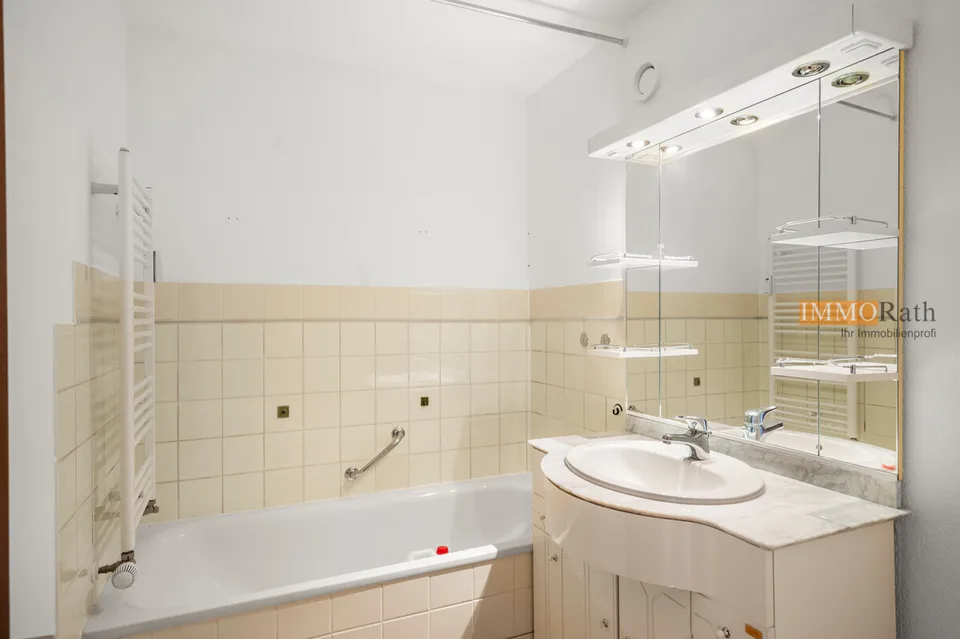 IMMORath.de - Zentrale 3-Zimmer-Wohnung mit großem Balkon