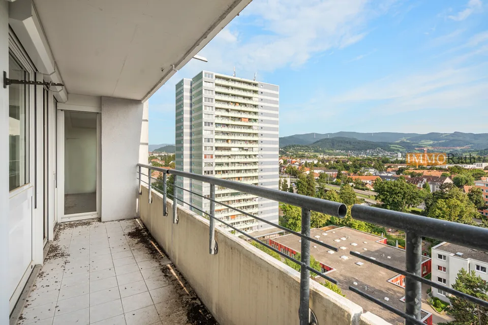 IMMORath.de - Zentrale 3-Zimmer-Wohnung mit großem Balkon