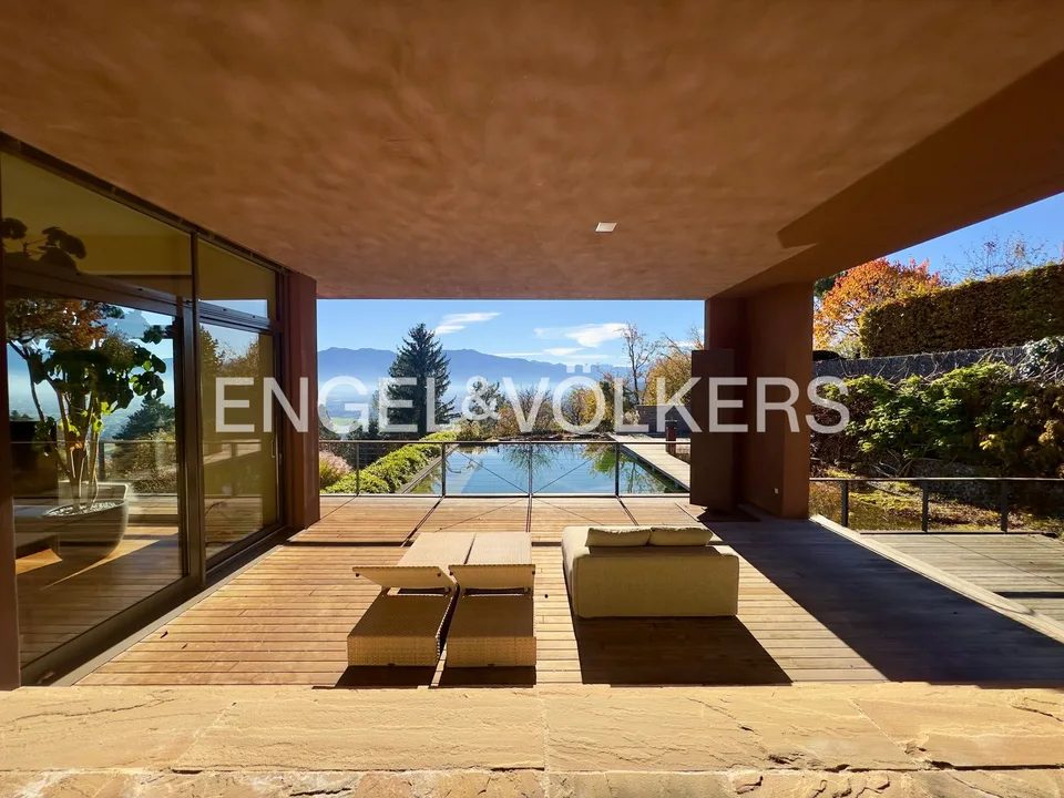 Elegante Design-Villa mit Privatsphäre & atemberaubendem Panorama